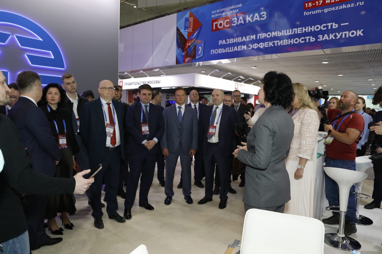 XIX Всероссийский Форум-выставка «ГОСЗАКАЗ» начался с обхода экспозиции